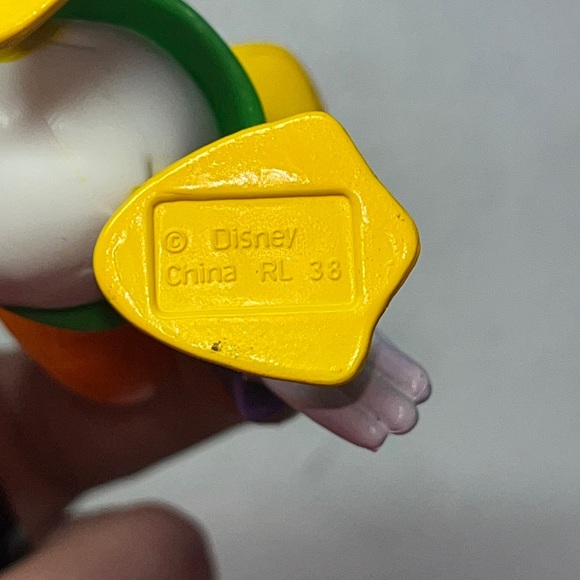 Vintage 1993 Donald Duck Epcot Center - Picture 4 of 4